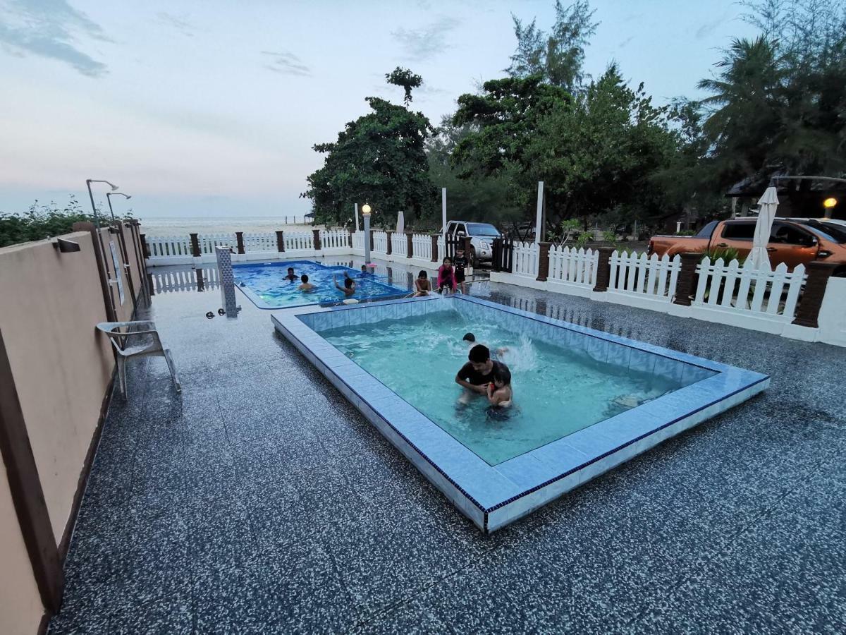Bayu Melawi Chalet Hotel Bachok Esterno foto